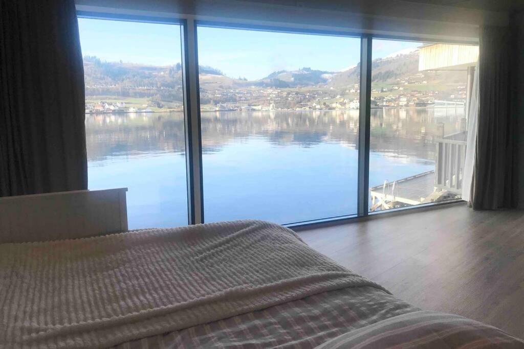 Øystese Panoramaresort In Hardangerfjorden Leilighet I Sjokanten Ved Hardangerfjorden For 7 Personer Boat , Sauna,Kajak, Sup For Rent מראה חיצוני תמונה