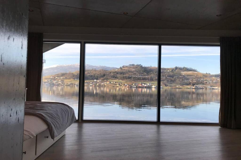 Øystese Panoramaresort In Hardangerfjorden Leilighet I Sjokanten Ved Hardangerfjorden For 7 Personer Boat , Sauna,Kajak, Sup For Rent מראה חיצוני תמונה