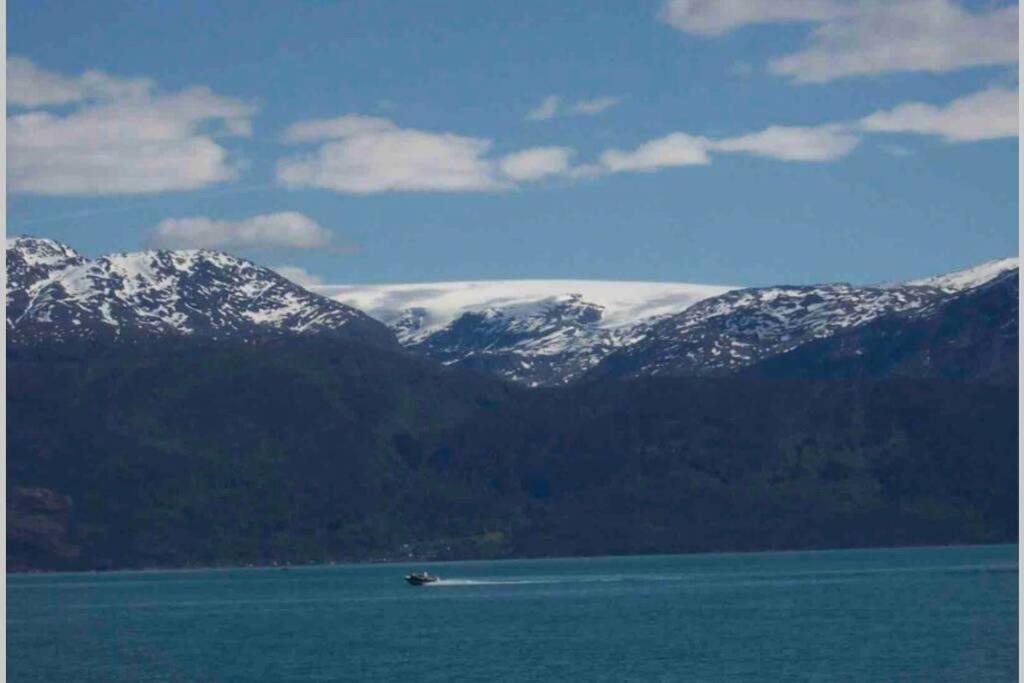 Øystese Panoramaresort In Hardangerfjorden Leilighet I Sjokanten Ved Hardangerfjorden For 7 Personer Boat , Sauna,Kajak, Sup For Rent מראה חיצוני תמונה