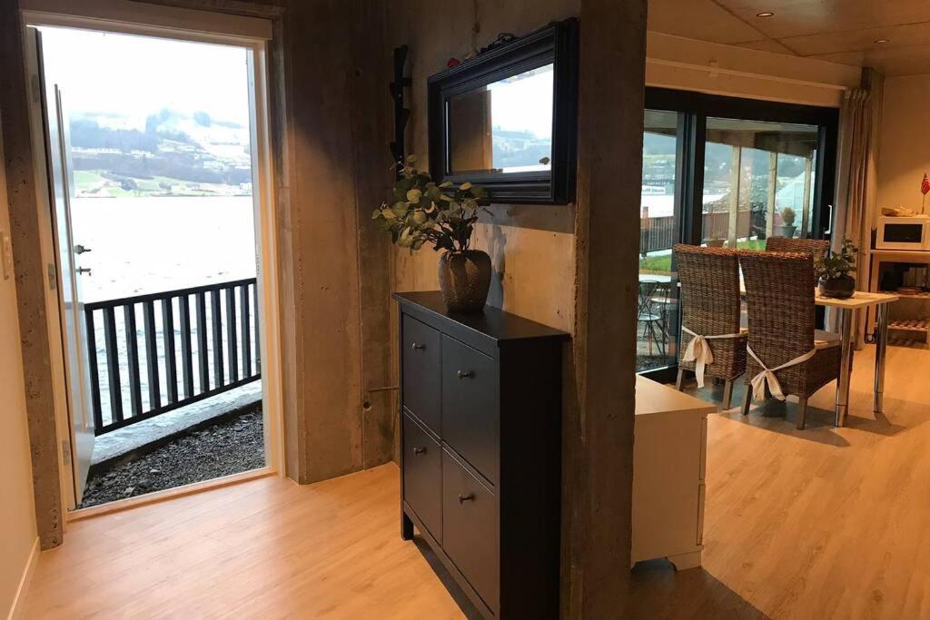 Øystese Panoramaresort In Hardangerfjorden Leilighet I Sjokanten Ved Hardangerfjorden For 7 Personer Boat , Sauna,Kajak, Sup For Rent מראה חיצוני תמונה