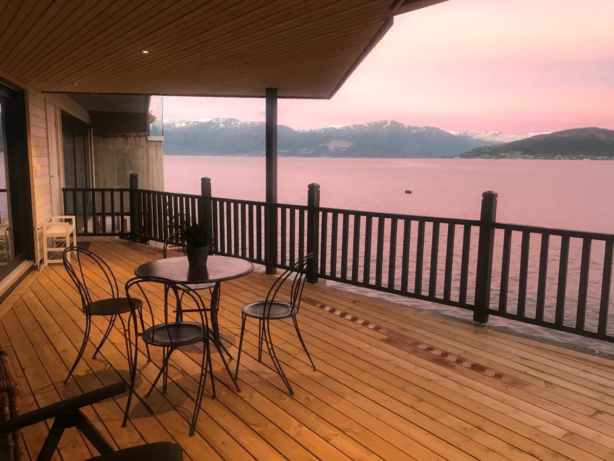 Øystese Panoramaresort In Hardangerfjorden Leilighet I Sjokanten Ved Hardangerfjorden For 7 Personer Boat , Sauna,Kajak, Sup For Rent מראה חיצוני תמונה