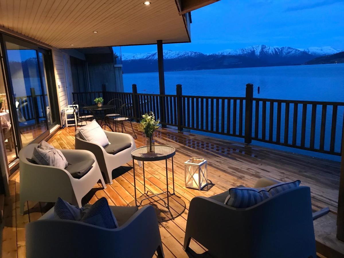 Øystese Panoramaresort In Hardangerfjorden Leilighet I Sjokanten Ved Hardangerfjorden For 7 Personer Boat , Sauna,Kajak, Sup For Rent מראה חיצוני תמונה