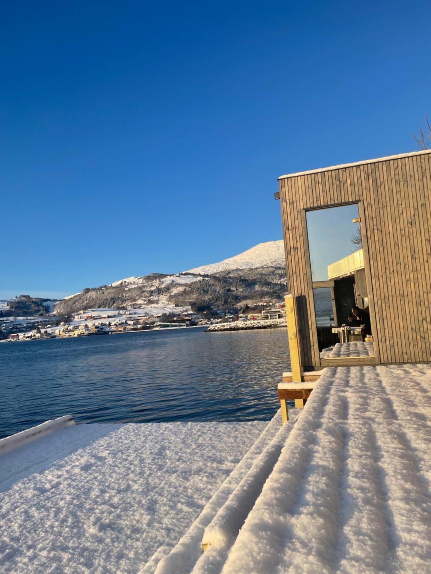 Øystese Panoramaresort In Hardangerfjorden Leilighet I Sjokanten Ved Hardangerfjorden For 7 Personer Boat , Sauna,Kajak, Sup For Rent מראה חיצוני תמונה